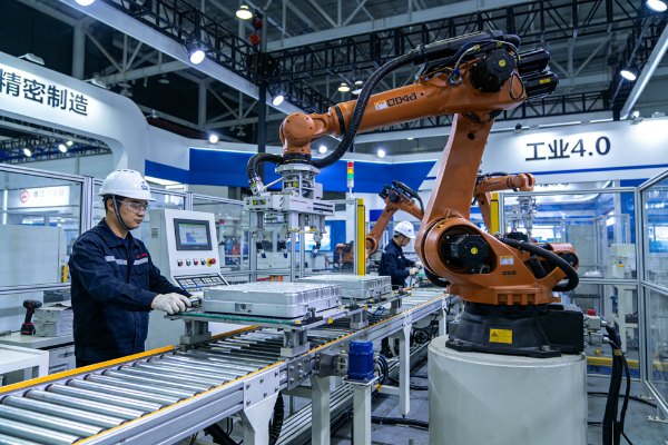 制造业变革成功必备的 5 个 SaaS 系统